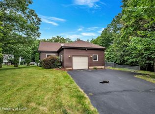 7 Stream View Ct, Mountain Top, PA 18707