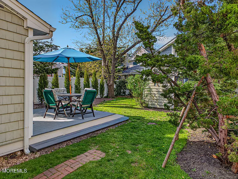 403 Sewall Ave — Photo 19