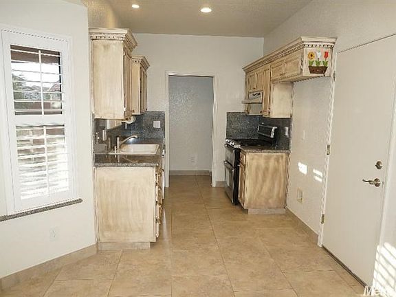 4th image of 521 Chablis Ct