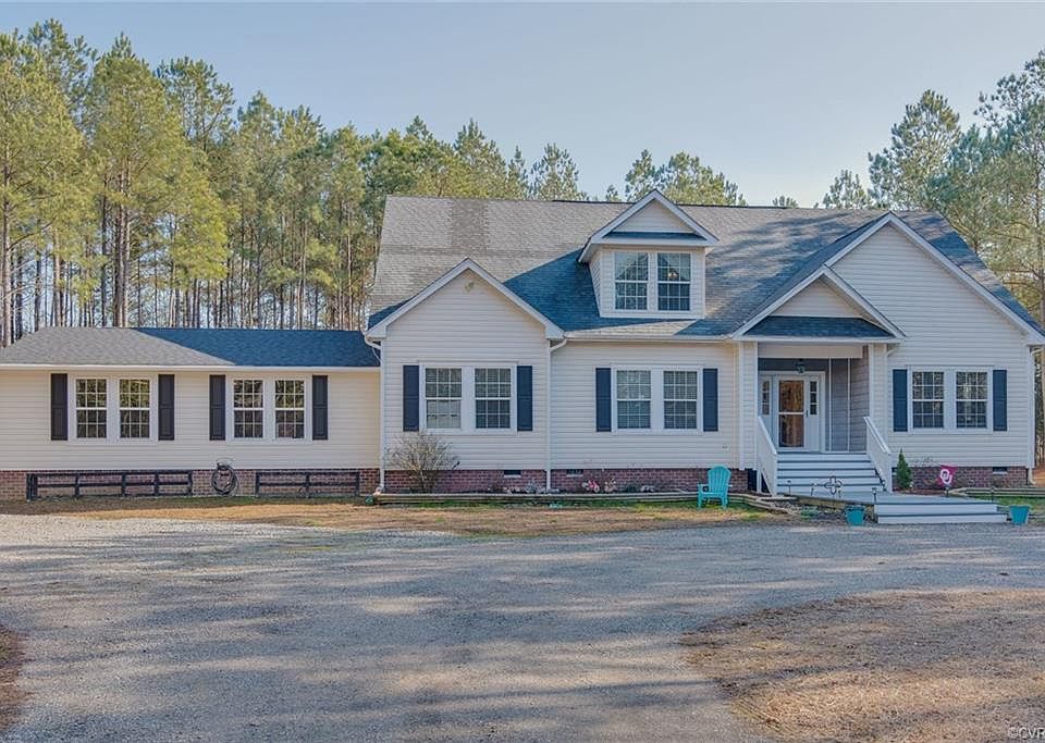 1st image of 15848 Woodcliff Ln