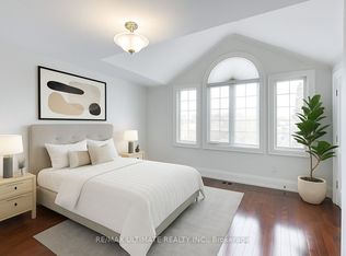 40 Harrow Dr #3, Toronto, ON M6M2X3