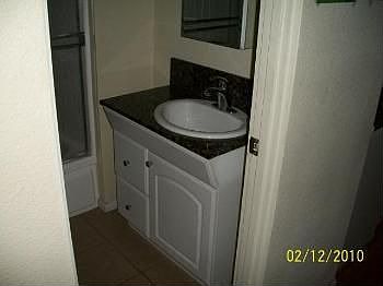 5th image of 1021 Scott St APT 131