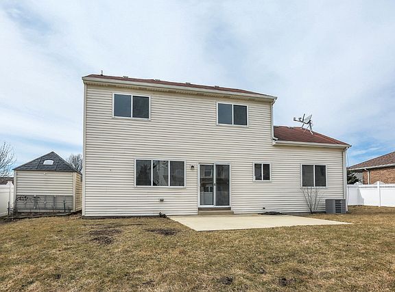 2nd image of 380 Pheasant Chase Dr