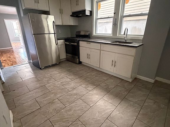 2nd image of 91 Stuyvesant Ave #1