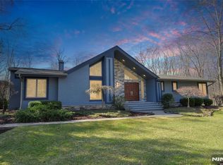 54 Mill Glen Rd, Upper Saddle River, NJ 07458