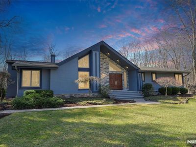 54 Mill Glen Rd, Upper Saddle River, NJ, 07458