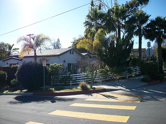 4th image of 1356 Curtis Ave