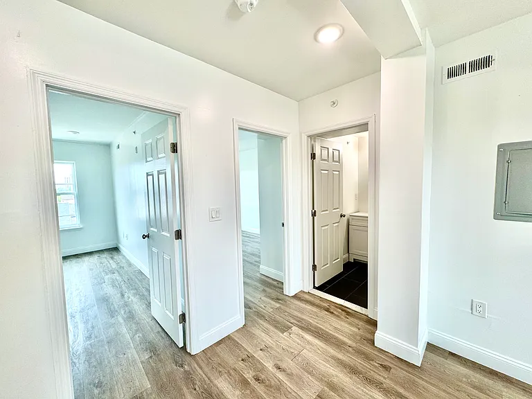 4077 Lancaster Ave #203 — Photo 11