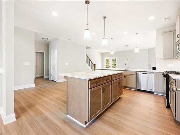 5th image of 5226 Salem Woods Dr