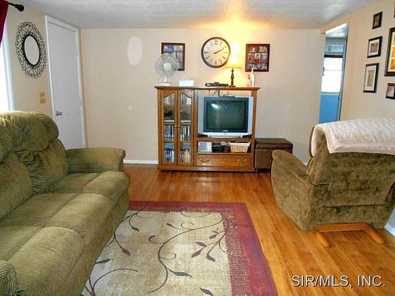 2nd image of 2356 Miracle Ave