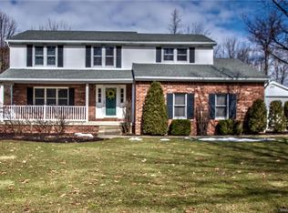 1382 N Creek Rd, Lake View, NY 14085