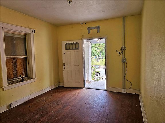 2nd image of 1812 James A Harvey Ln