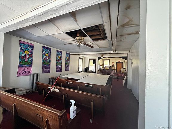 4th image of 452 S 7th Avenue