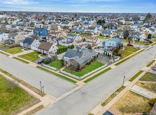 2 Drake Lane, Levittown, NY 11756