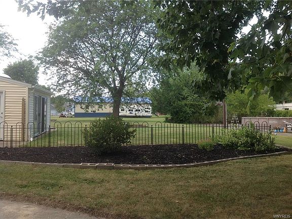 3rd image of 195 McChesney St