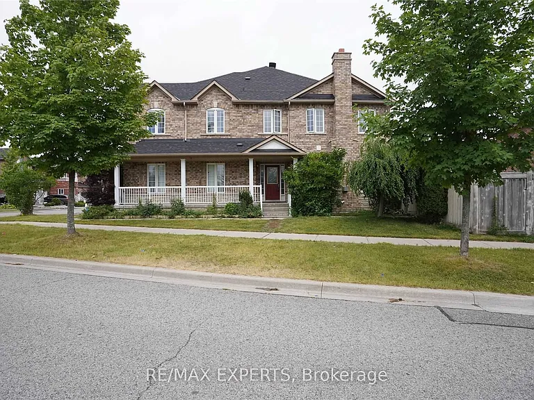 33 Saltspring Dr — Photo 2