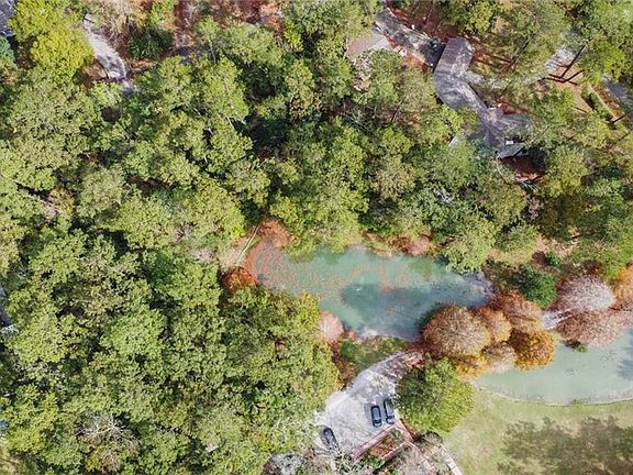 3rd image of Phyllis Dr