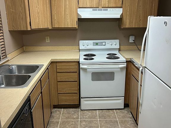 4th image of 310 17th St SE #21b56ebf7