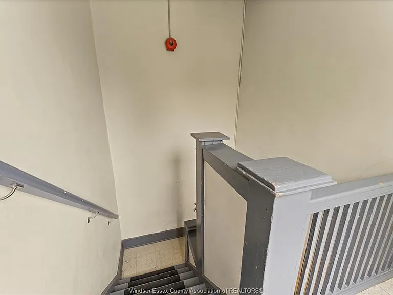 890 Howard Ave — Photo 37