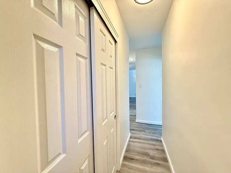 4727 Little Neck Pkwy #L4 — Photo 5