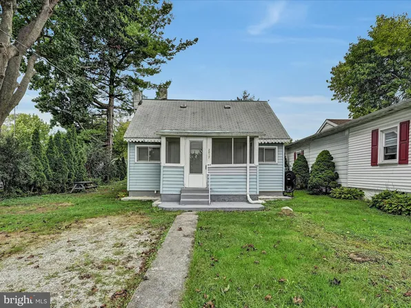 2017 Leslie Ave, Lebanon, PA 17042