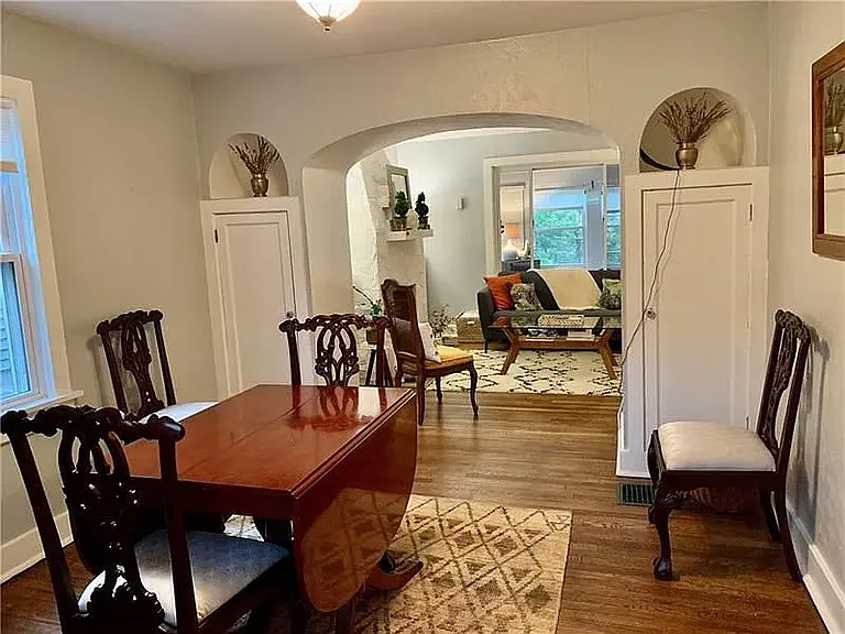 2523 Plainview Ave — Photo 2