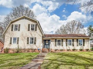 4141 Bridgewood Ln, Charlotte, NC 28226