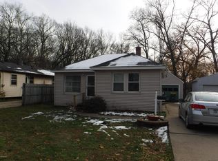 910 Oakcrest St SW, Wyoming, MI 49509