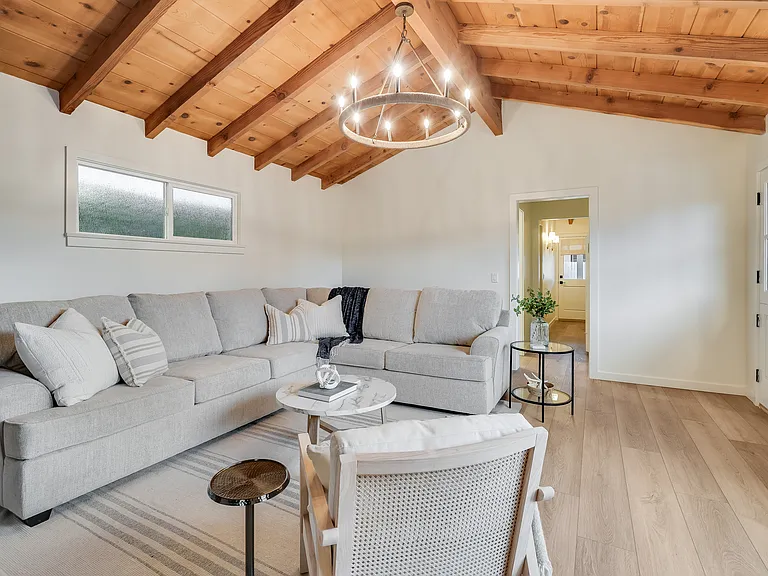 325 W Avenida Palizada — Photo 7