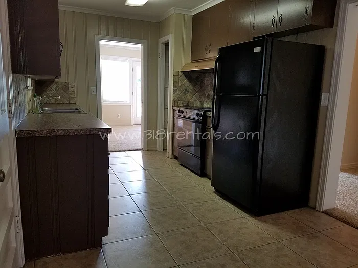 4 bed, 3.0 bath, 2168 sqft, $1,600 — Photo 4