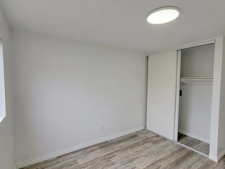 966 S Sunshine Ave — Photo 11