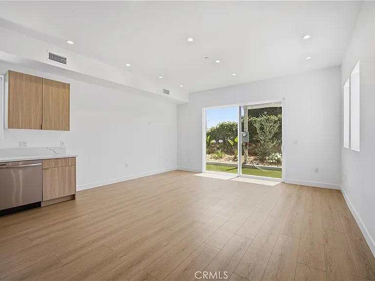 10051 Amestoy Ave — Photo 3