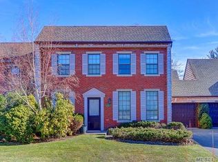 142 Anchor Ln, Bay Shore, NY 11706