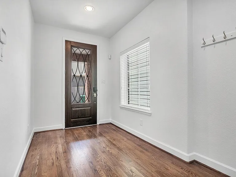 5521 Petty St — Photo 6