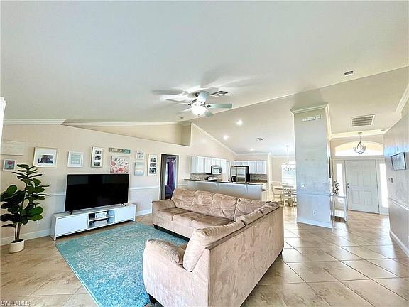 4th image of 2720 NE 1st PL