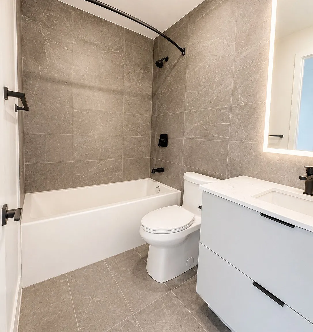 3 bed, $3,880 — Photo 4