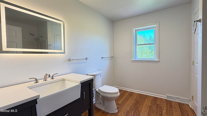 4th image of 235 Gordinier Road