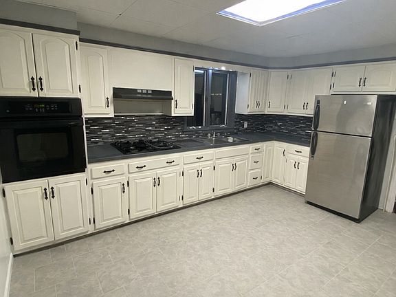 2nd image of 402 Folts St