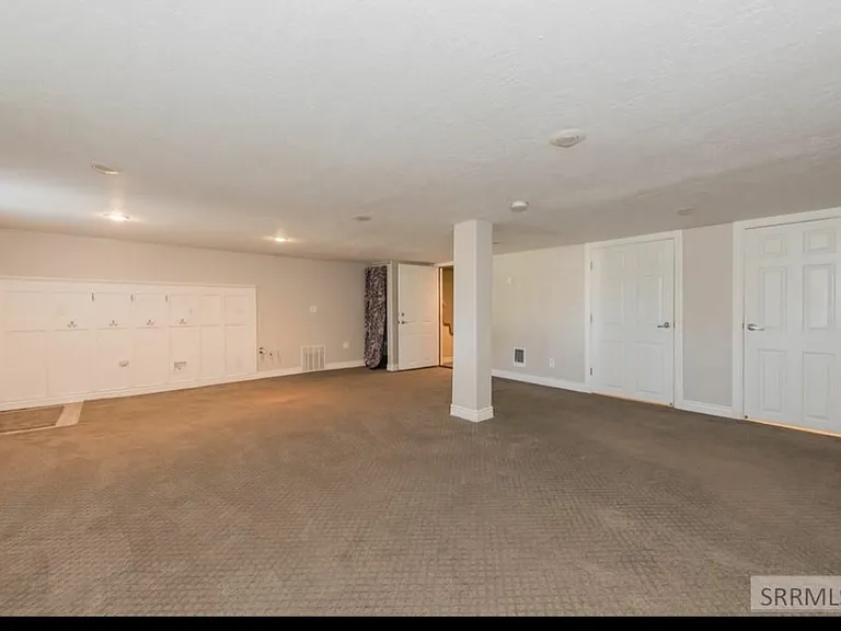594 J St — Photo 11