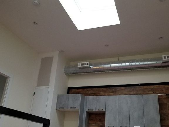 2nd image of 1118 Jefferson Ave APT 1