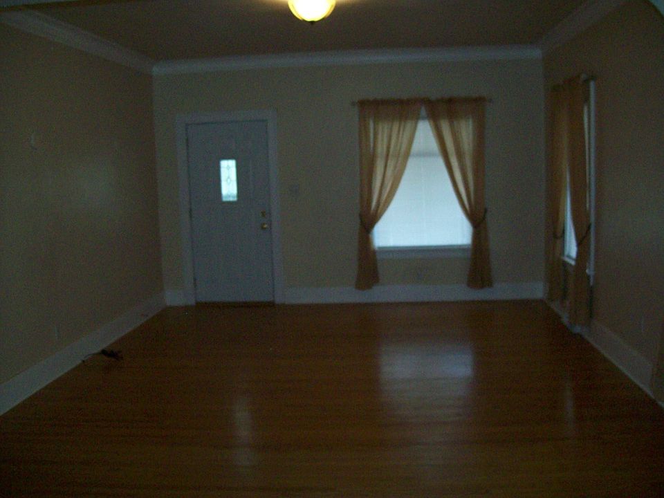 2nd image of 608 Margaret Pl