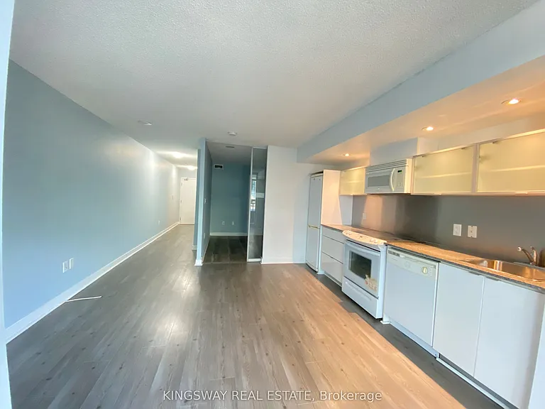 4 H Spadina Ave #1111 — Photo 11