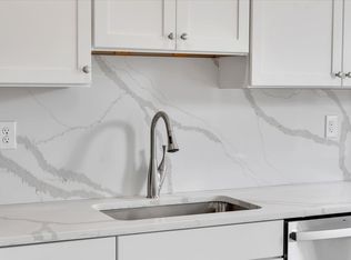 102 Hackett Blvd #404, Albany, NY 12209