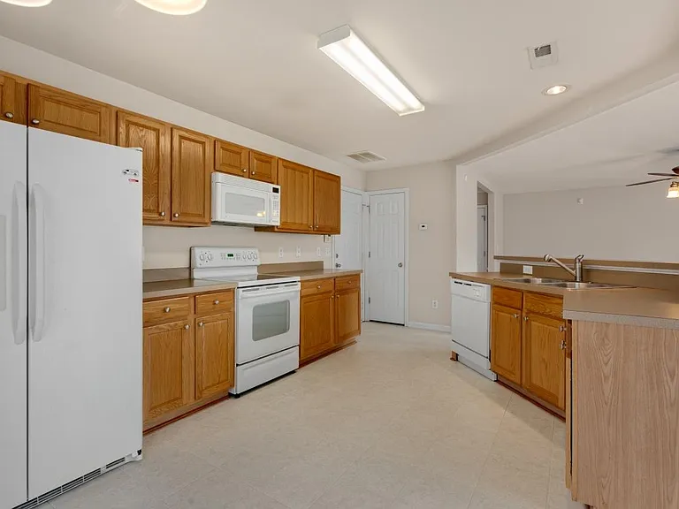 5020 Babbling Brook Dr — Photo 9
