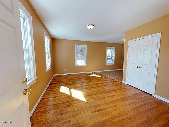 3rd image of 187 Bement Ct