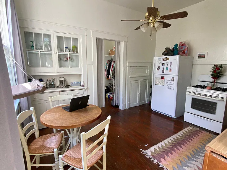 1822 Broadway St — Photo 9