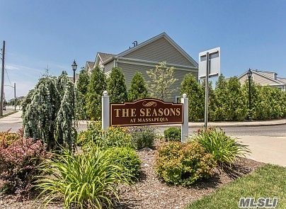 2nd image of 16 Southampton Dr #16