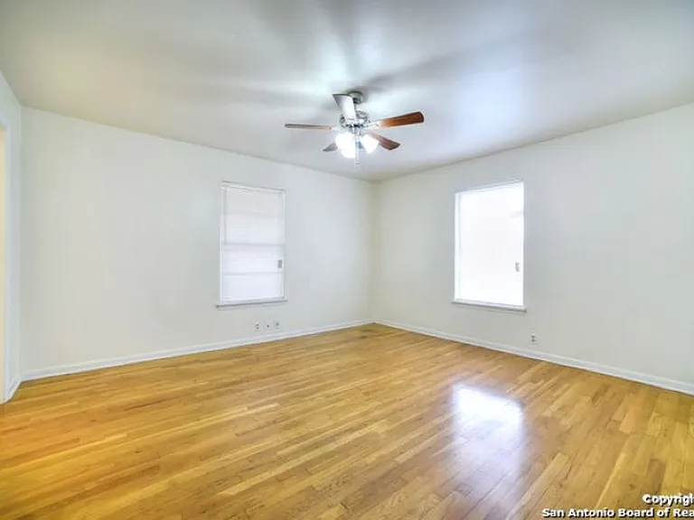 3223 Oakleaf Dr — Photo 16