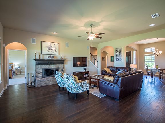 4th image of 303 Bellagio Dr