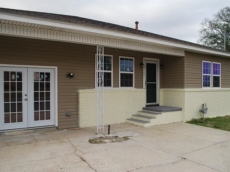 8583 E Main St — Photo 2